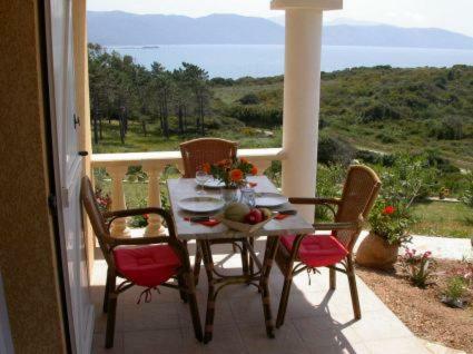 Villa Liamone Studio Fuer 3 Personen , 400 M Vom Strand, Pool, Klimaanlage Саґон Екстер'єр фото